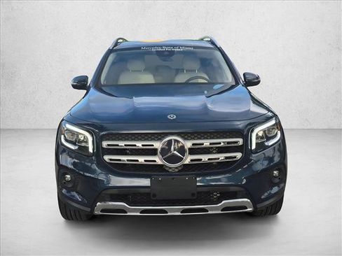 Certified 2022 Mercedes-Benz GLB 250 4MATIC image 2