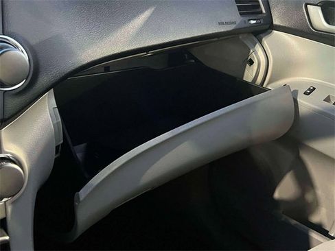 Used 2012 Toyota Highlander 4WD image 34