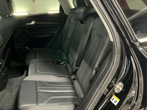 Used 2022 Audi Q5 e Premium w/ Convenience Package image 28
