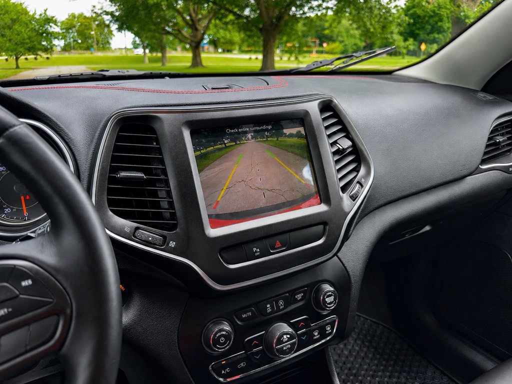 Used 2019 Jeep Cherokee Trailhawk w/ Cold Weather Group AWD/4WD image 26