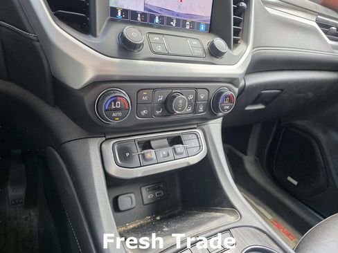 Used 2023 GMC Acadia SLT w/ Technology Package AWD/4WD image 18