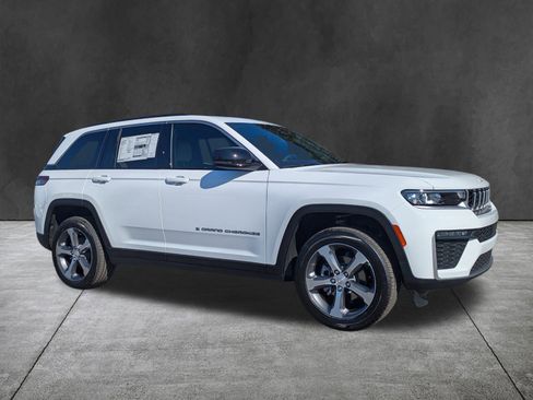 New 2026 Jeep Grand Cherokee Limited RWD image 2