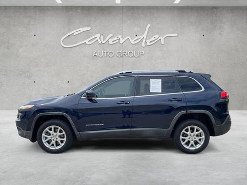 Used 2016 Jeep Cherokee Latitude FWD image 13