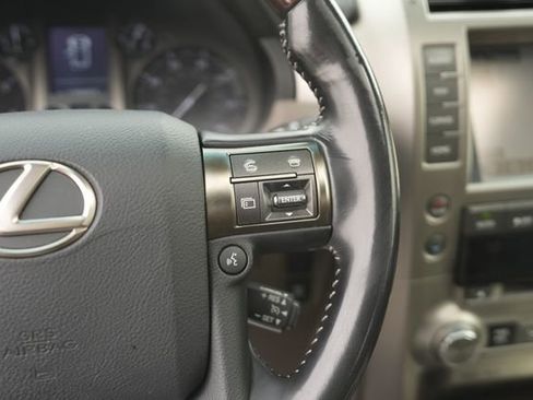 Used 2017 Lexus GX 460 image 24