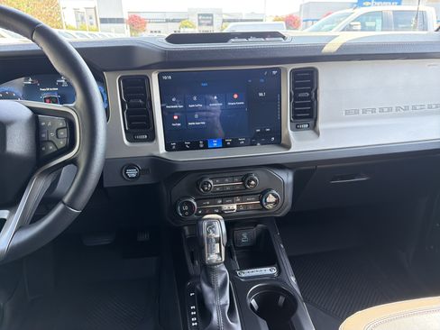 Used 2025 Ford Bronco Outer Banks AWD/4WD image 31