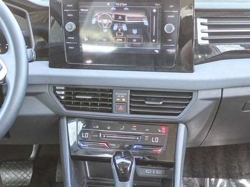 Used 2025 Volkswagen Jetta SE w/ Black Wheel Package image 14