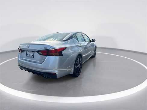 Used 2024 Nissan Altima 2.5 SR image 8