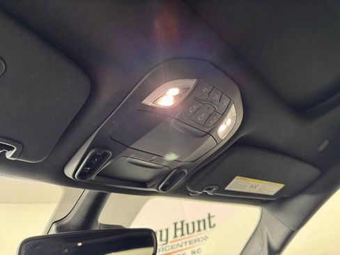 Used 2025 Chrysler Pacifica Limited image 25