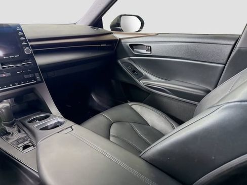 Certified 2021 Toyota Avalon XLE w/ Moonroof Package image 23