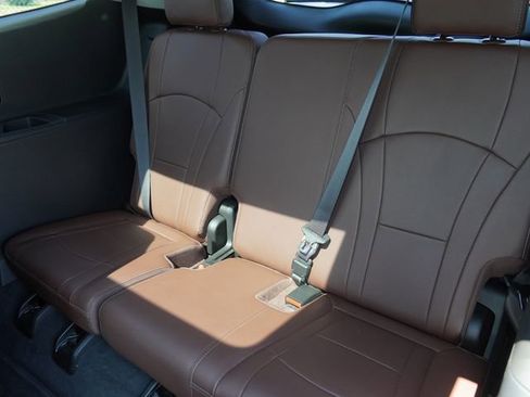 Used 2021 Buick Enclave Avenir w/ Avenir Technology Package FWD image 11