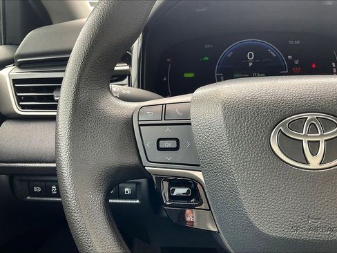 Used 2025 Toyota Camry LE image 16