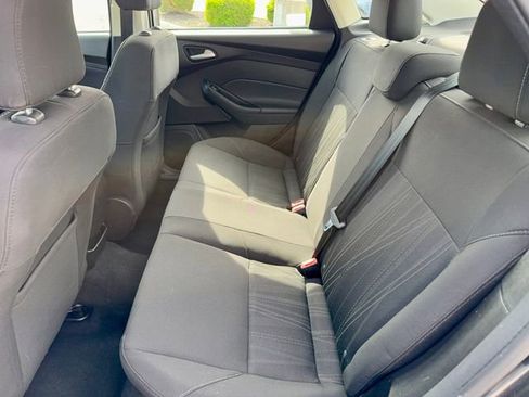 Used 2017 Ford Focus SE FWD image 10