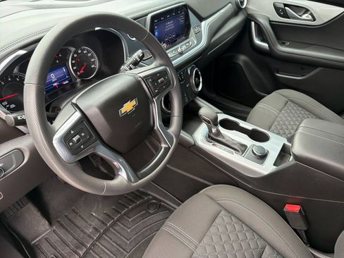 Used 2021 Chevrolet Blazer LT w/ LPO, Black Accent Package FWD image 9