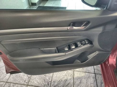 Used 2022 Nissan Altima 2.5 SL FWD image 13