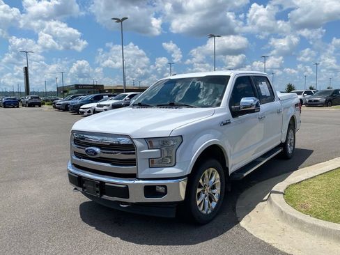 Used 2017 Ford F150 Lariat w/ Equipment Group 502A Luxury AWD/4WD image 8
