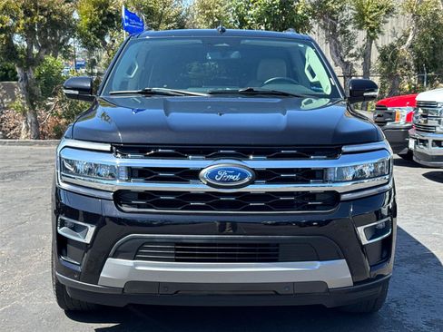 Certified 2024 Ford Expedition Limited AWD/4WD image 5