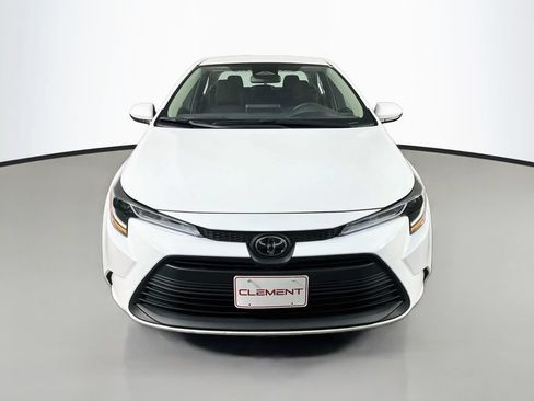 Used 2025 Toyota Corolla LE FWD image 3