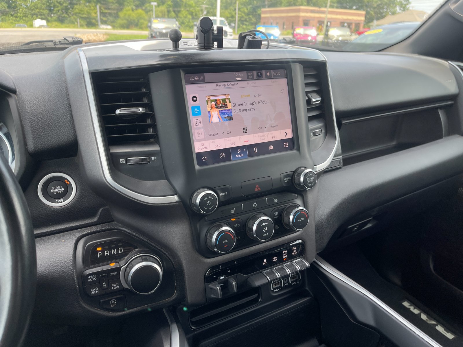 Used 2022 RAM 1500 Big Horn AWD/4WD image 19