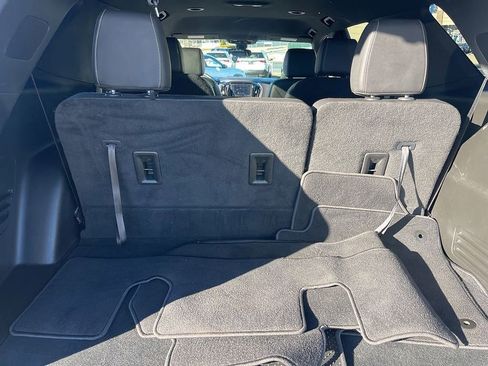 Used 2023 Chevrolet Traverse LT image 53