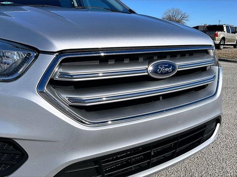 Used 2017 Ford Escape SE image 28