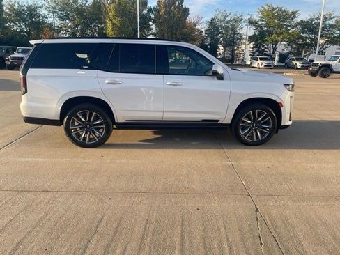 Used 2021 Cadillac Escalade Sport w/ Driver Assist Tech Package AWD/4WD image 6