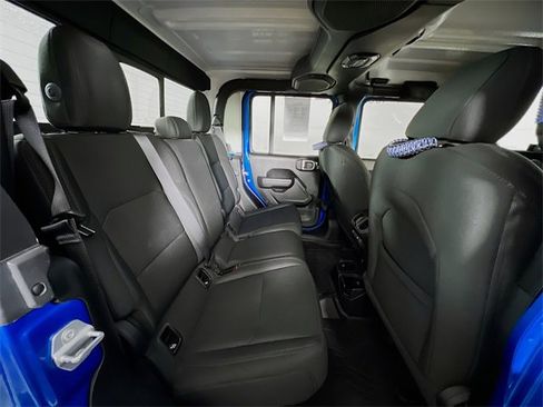 Used 2021 Jeep Gladiator Willys image 41