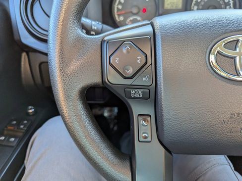 Used 2017 Toyota Tacoma SR image 19