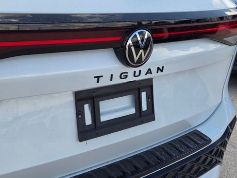 New 2026 Volkswagen Tiguan SE R-Line image 9