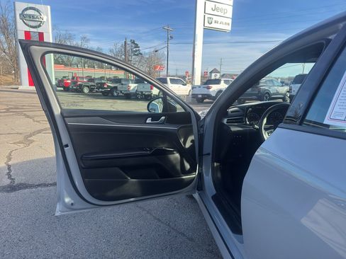 Used 2023 Kia K5 GT-Line image 18