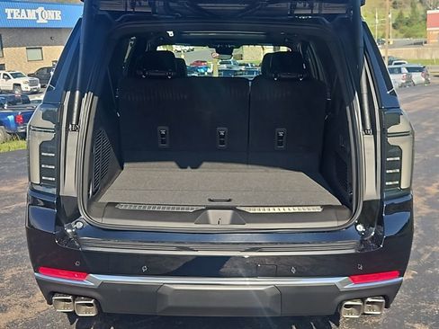 New 2026 Chevrolet Suburban High Country AWD/4WD image 22