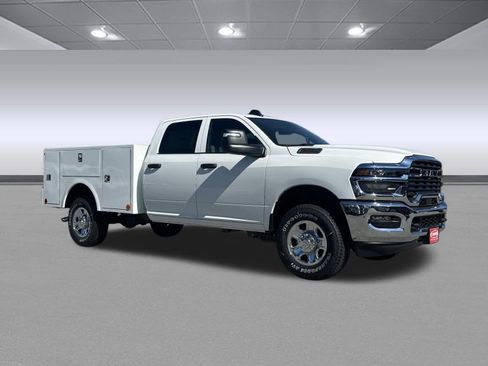 New 2026 RAM 2500 Tradesman w/ Chrome Appearance Group AWD/4WD image 7