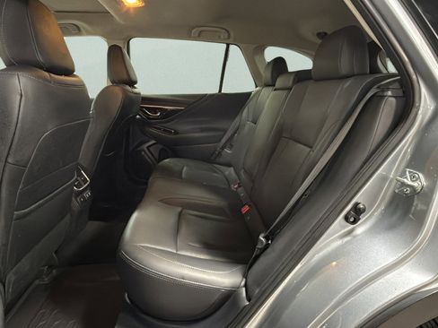 Used 2021 Subaru Outback Limited image 29