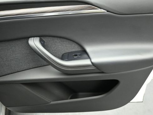 Used 2022 Tesla Model X image 26