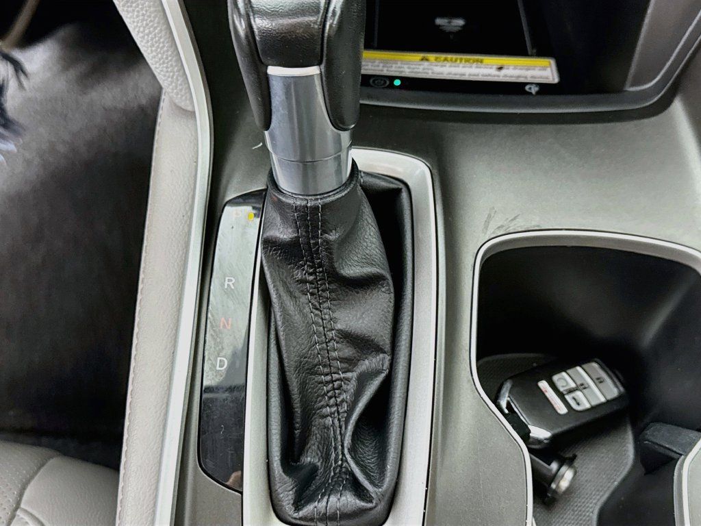 Used 2018 Honda Accord Touring image 23