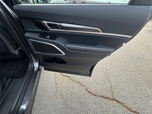 Used 2024 Kia Telluride LX image 16