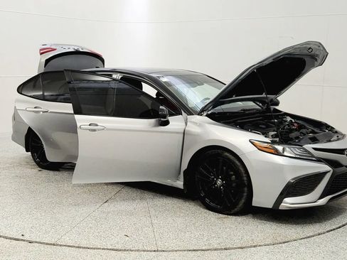 Used 2021 Toyota Camry XSE w/ Navigation Package image 9