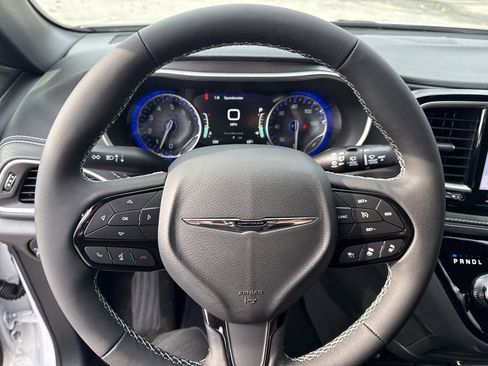 New 2026 Chrysler Pacifica Select w/ S Appearance Package image 18