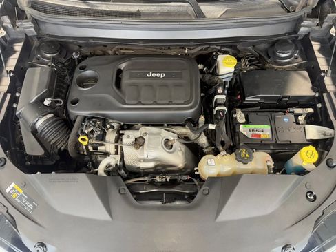 Used 2019 Jeep Cherokee Limited AWD/4WD image 45
