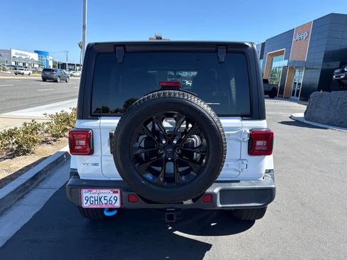 Used 2023 Jeep Wrangler Unlimited Sahara AWD/4WD image 17
