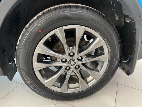 Used 2018 Toyota RAV4 Limited w/ Advanced Technology Package image 14