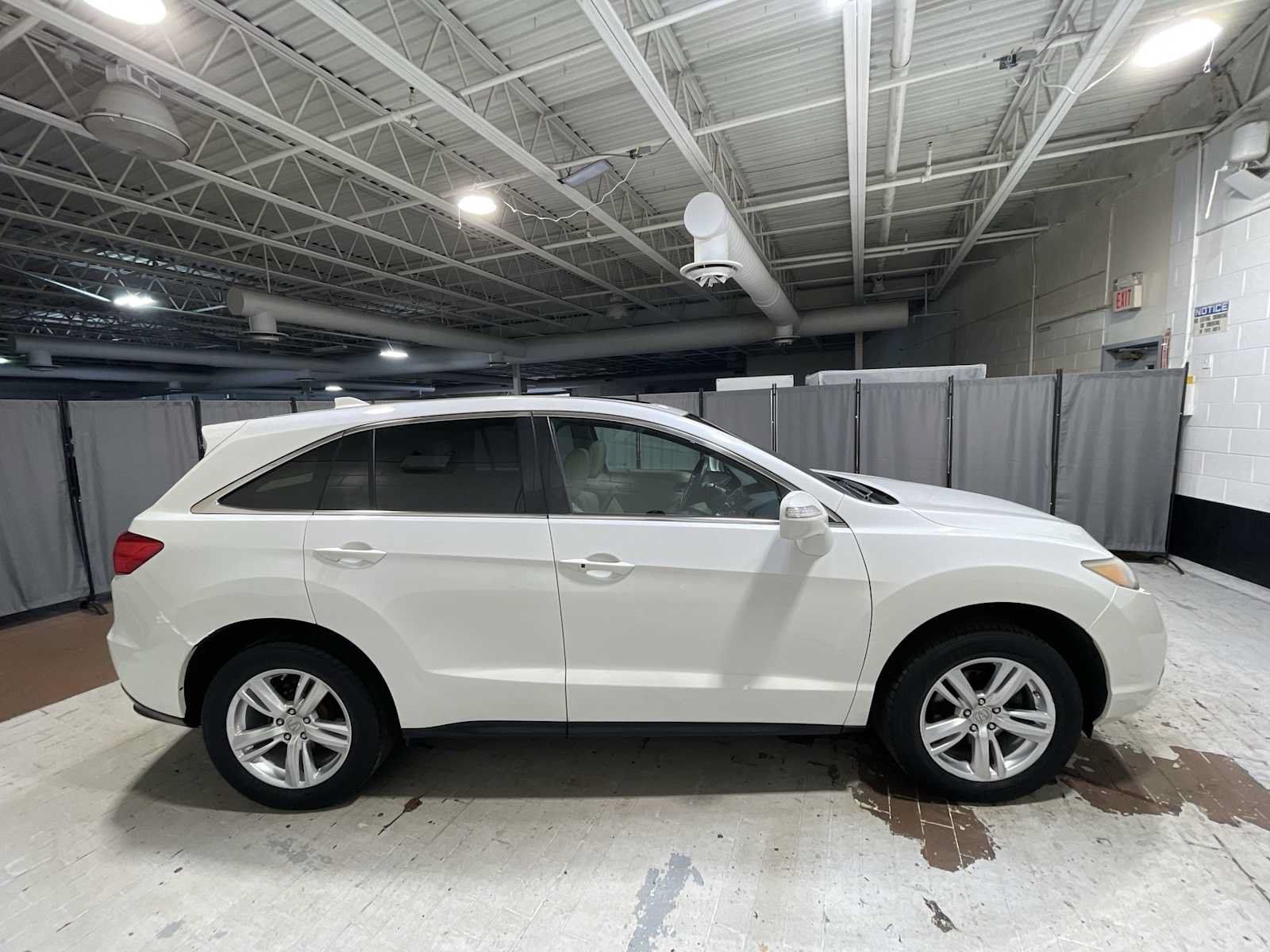 Used 2015 Acura RDX w/ Technology Package AWD/4WD image 27