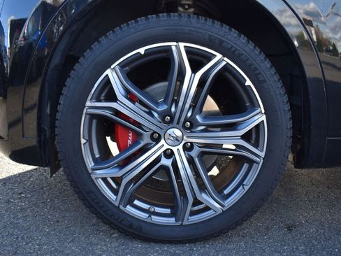 Used 2020 Maserati Levante image 28