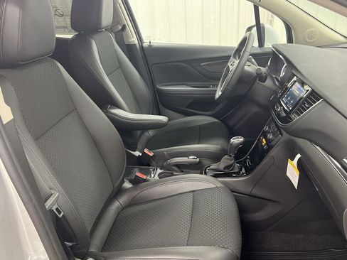 Used 2022 Buick Encore Preferred w/ Safety Package image 21