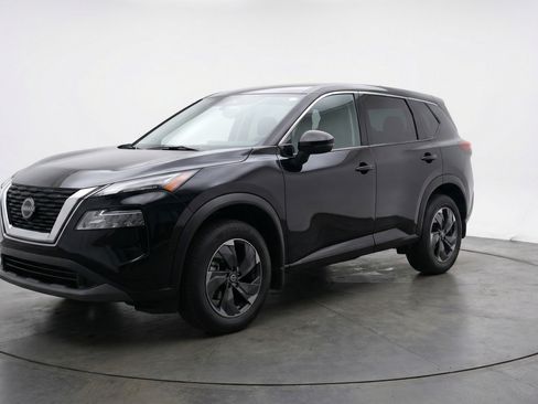 Used 2025 Nissan Rogue SV FWD image 3