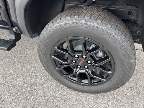 New 2026 GMC Canyon Denali w/ LPO, Denali Black Edition AWD/4WD image 10