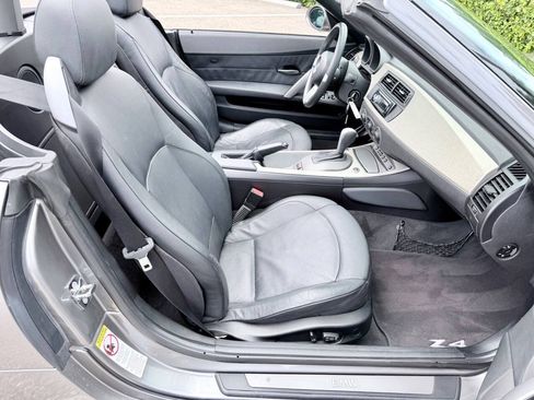 Used 2003 BMW Z4 3.0i RWD image 19