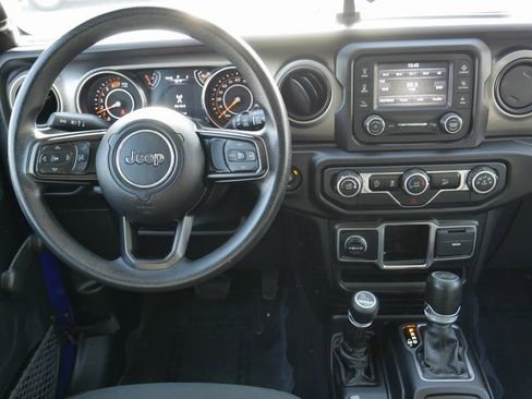 Used 2018 Jeep Wrangler Unlimited Sport image 16