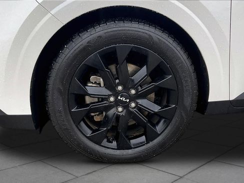 Used 2022 Kia Carnival SX Prestige FWD image 11