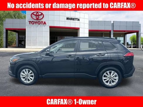 Used 2024 Toyota Corolla Cross LE w/ Moonroof Package FWD image 2