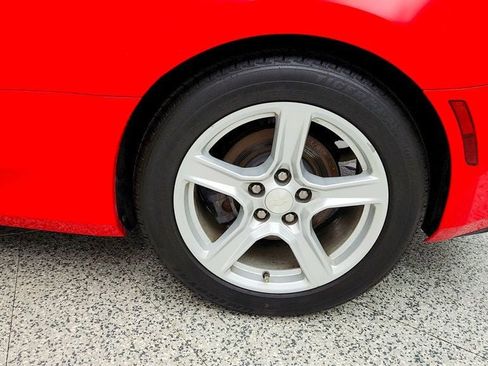 Used 2020 Chevrolet Camaro LT RWD image 9